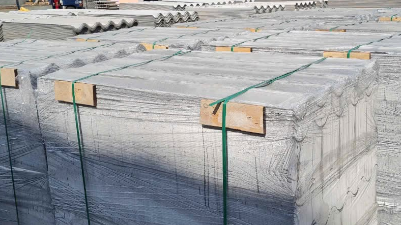 Có Nên Sử Dụng Tôn Xi Măng Cho Công Trình? 2 Tôn xi măng chất lượng cao với khả năng chống ăn mòn, chịu lực tốt, phù hợp cho nhà ở, nhà xưởng và công trình công nghiệp.