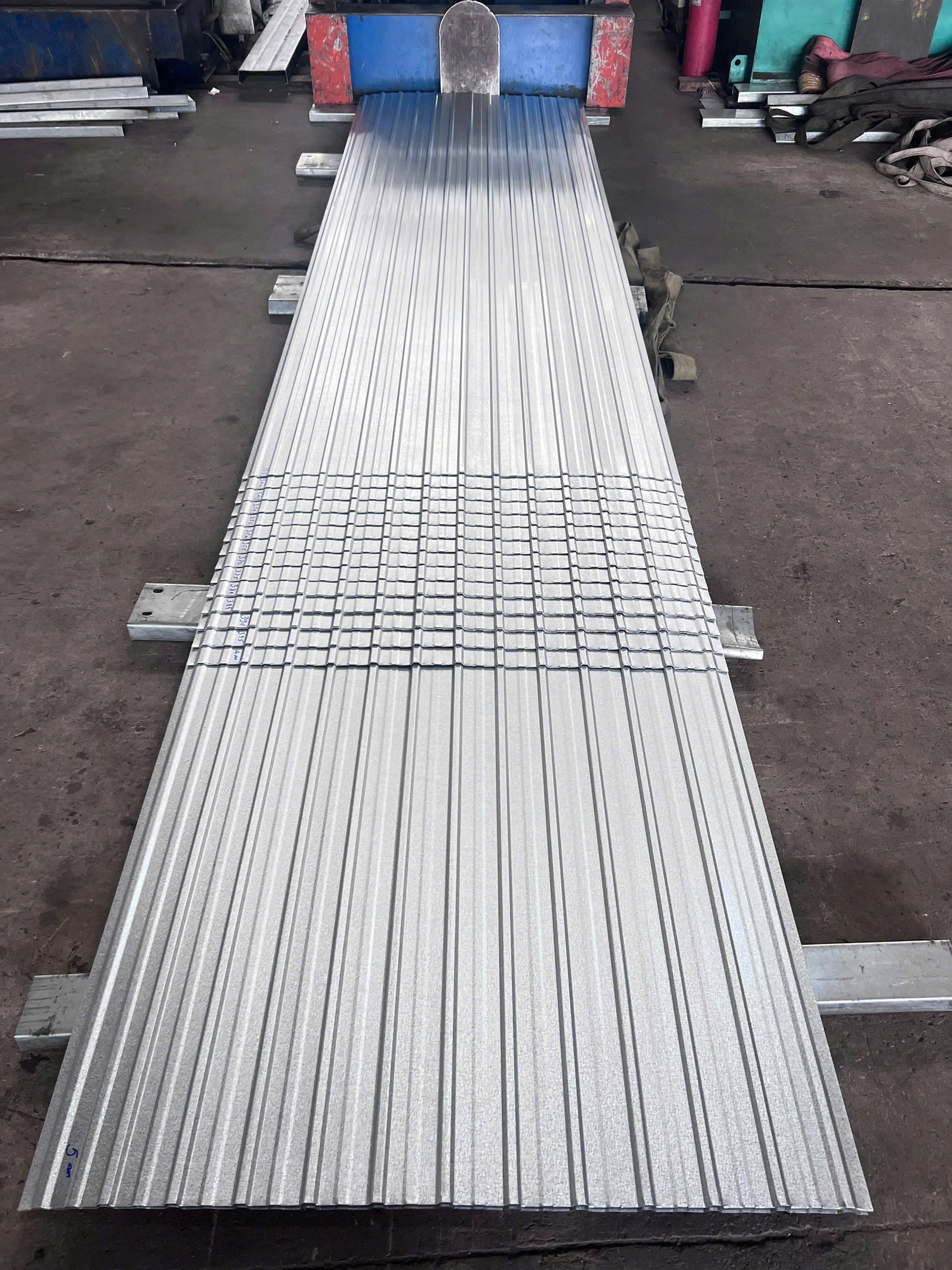 Tôn Mỏng 0.2mm Giá Bao Nhiêu? Bảng Giá Mới Nhất & Kinh Nghiệm Mua Giá Tốt 1 Tôn mỏng 0.2mm giá bao nhiêu