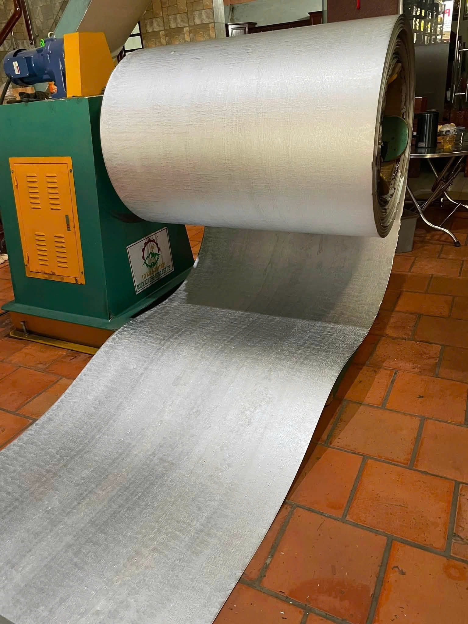 Giá tôn mỏng