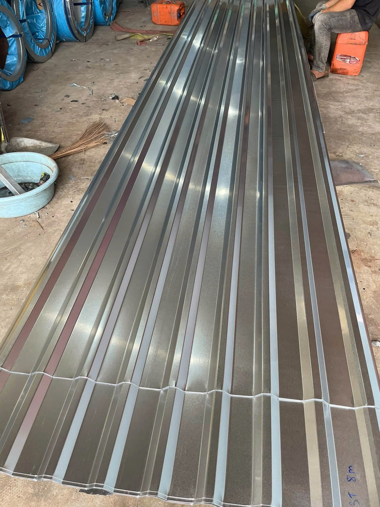 Tôn Lạnh 5 Dem: Bảng Giá, Kích Thước & Kinh Nghiệm Mua Hàng Chi Tiết Từ A-Z 2 image 10 768x1024 1