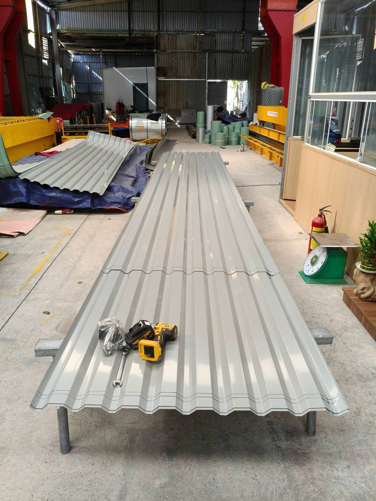 Báo Giá Tôn AZ50 Mới Nhất 2026 – Ưu Đãi Chiết Khấu Cho Công Trình 2 image 23 768x1024 1