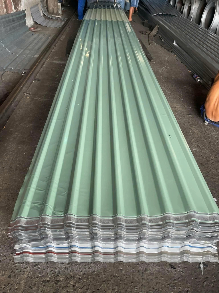 Bảng Giá Tôn Sóng Tròn Mới Nhất 2026: Kinh Nghiệm Mua & Thi Công Chuẩn Kỹ Thuật 2 image 39 768x1024 1
