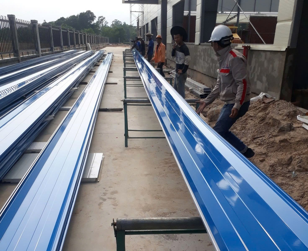 Giá Tôn Seamlock 1000 Mới Nhất 2026 – Thông Số & Kỹ Thuật Thi Công Chống Dột 2 image 73